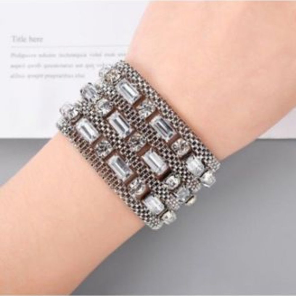 NWT Rhinestone Nicole Miller mesh bracelet With magnetic closure - Picture 3 of 3